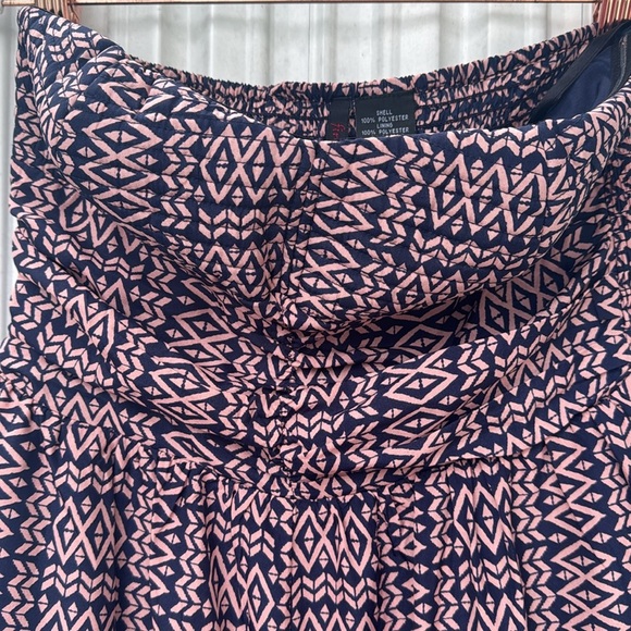 Patterned Women's Jumpsuit - Picture 2 of 7